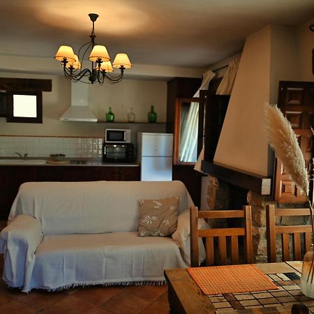 Casa Rural Nelia Villalba de la Sierra Bagian luar foto